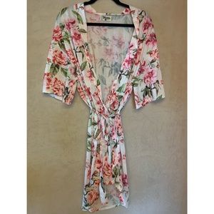 ✨💐 Floral shawl/kimono/beach cover up 💐✨